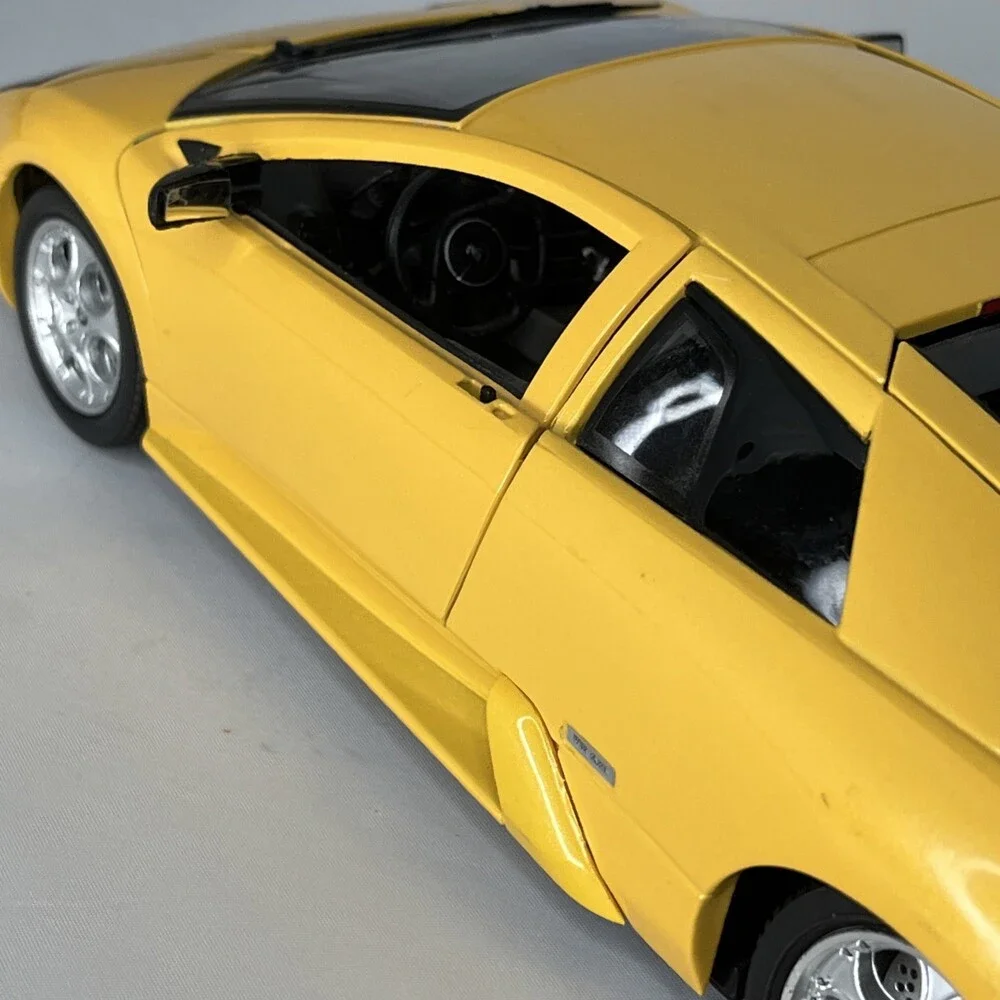 Burago Lamborghini Murciélago Car - Yellow - Scale 1/18 - Made In Italy